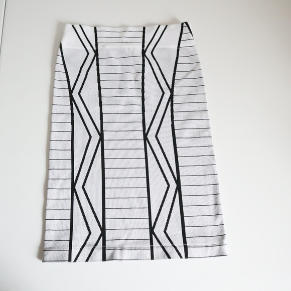 Nwot BCBGeneration Bodycon  Stretch Skirt - Picture 2 of 7